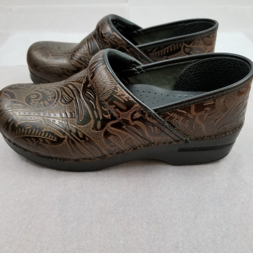 Dansko brown paisley embossed leather clogs Sz 39